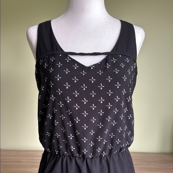 Cokluch Black and White Midi Summer Dress with Pockets - Picture 4 of 15